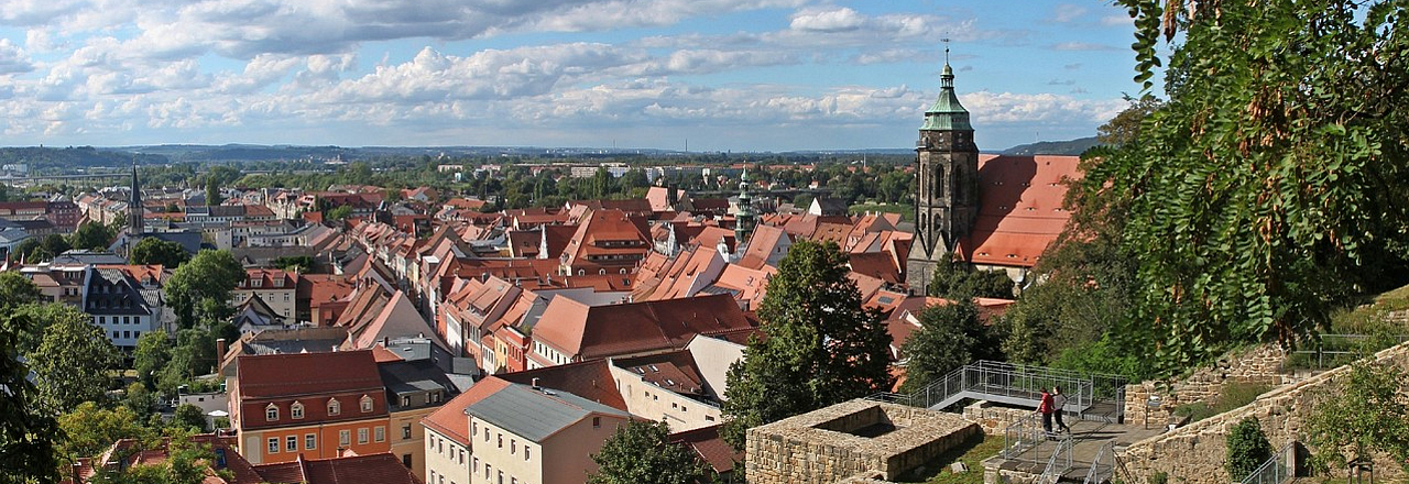 Ausblick über die Stadt Pirna von den Terrassengärten des Schlosses Sonnenstein aus