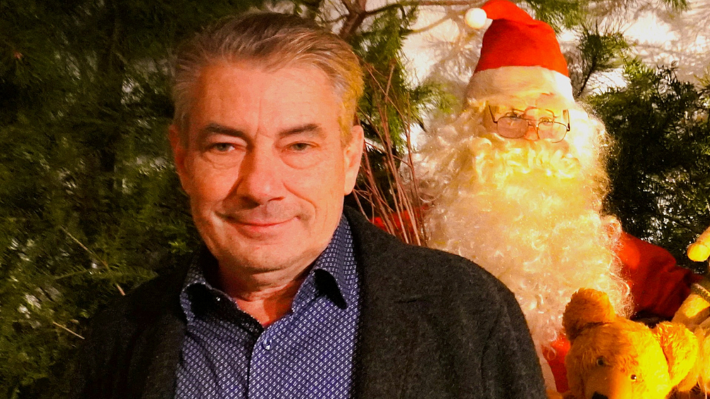 weihnachtliches Porträt Oberbürgermeister Tim Lochner