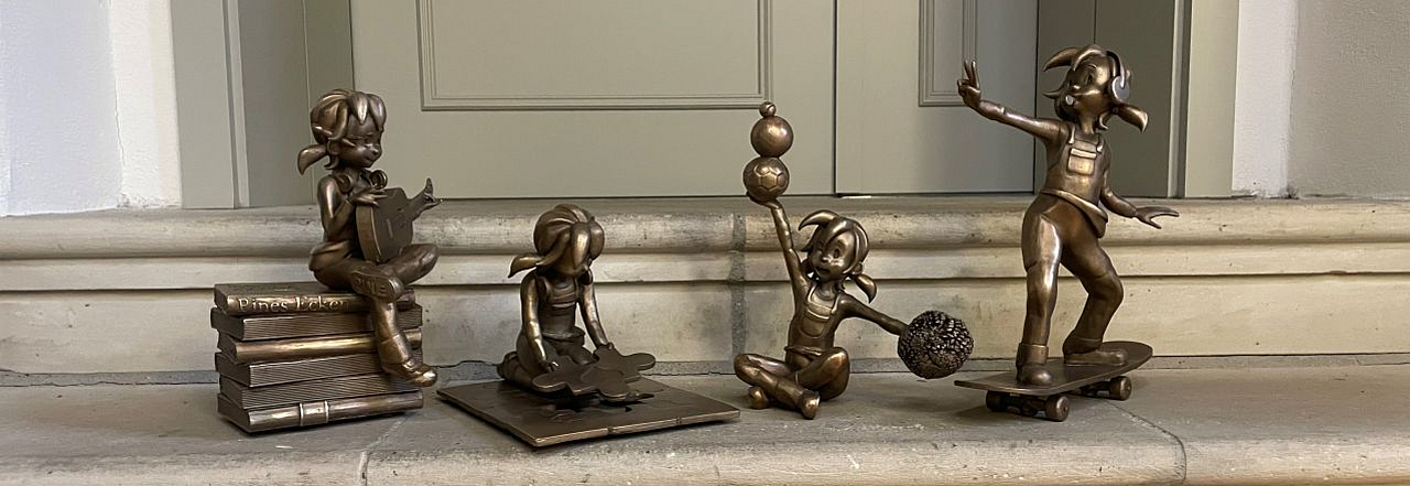 4 Bronzefiguren von Pine, die Pirnas Vereine widerspiegelt