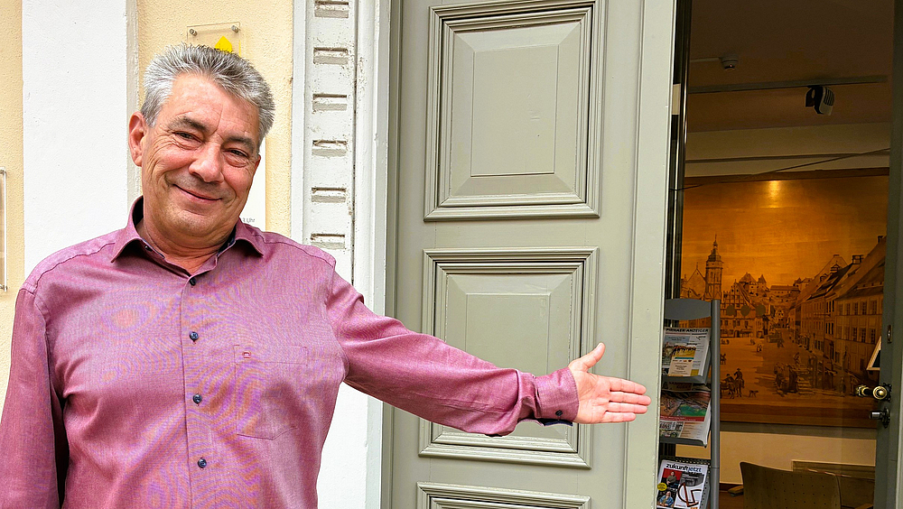 Oberbürgermeister Tim Lochner Oberbürgermeister Tim Lochner lädt zur Rathausführung