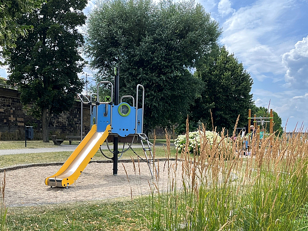 Spielplatz Steinladeplatz am Elbufer in Pirna