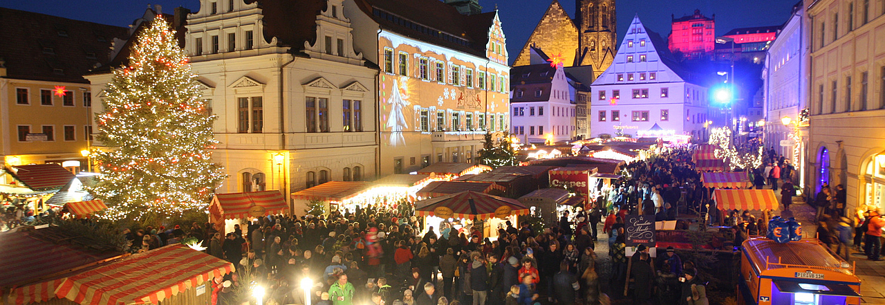 Pirnaer Adventsleuchten - Lebendige Rathaus-Illumination