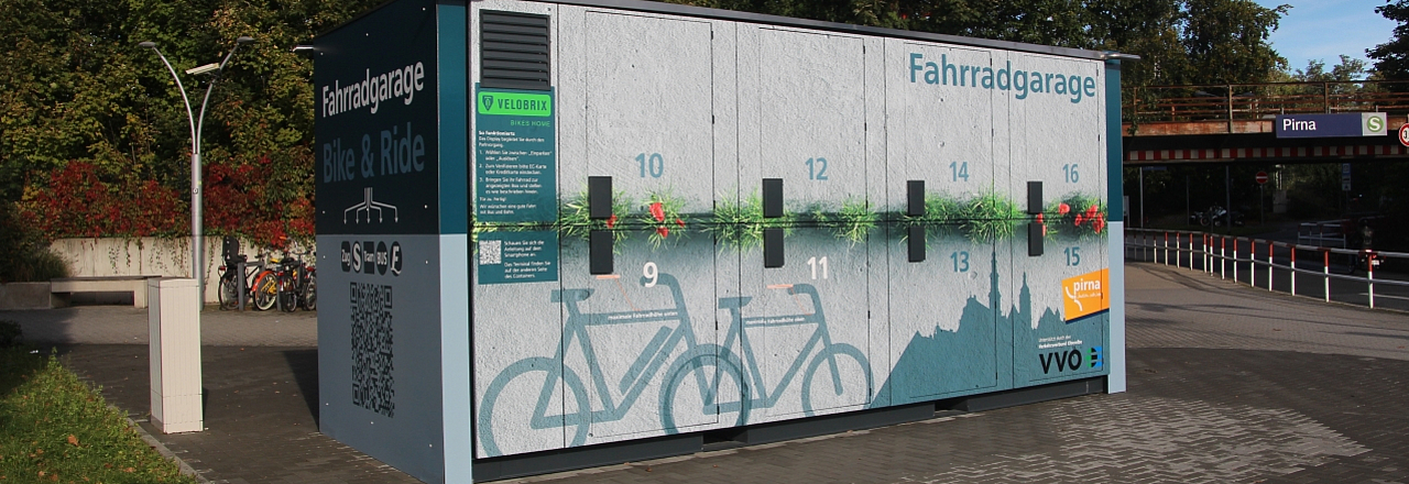 Pirnas Fahrradgarage zwischen Bahnhof und ZOB
