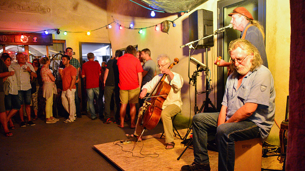 Handgemacht und erhlich Kleine Bühne