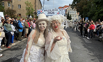 Straßentheater der besonderen Art: Parade „aus Liebe zum Ton“