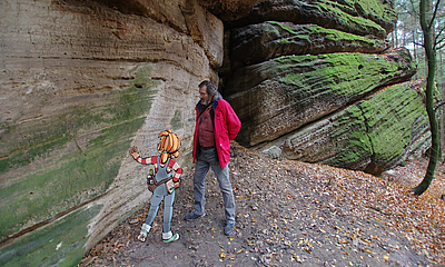 Kinderbloggerin Pine in Hohnstein am Felsen
