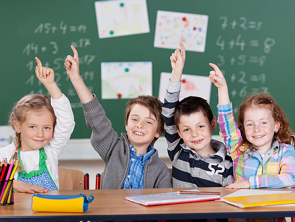 Grundschüler im Klassenzimmer