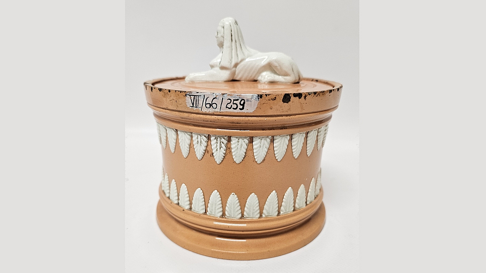 Tabakgefäß aus Keramik
