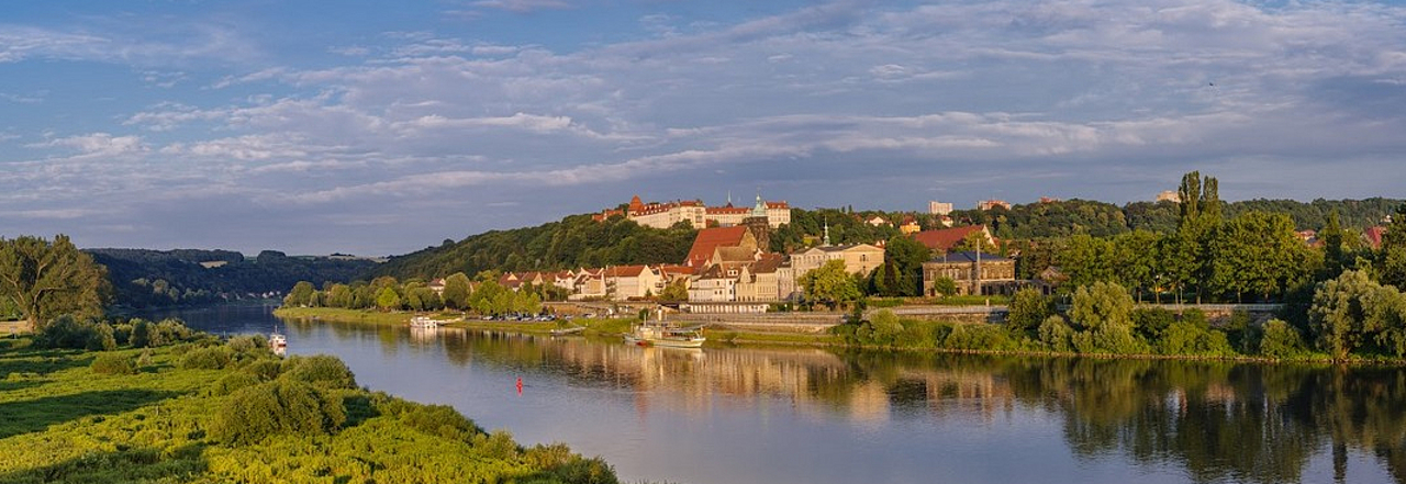 Pirna und die Elbe als Panoramabild