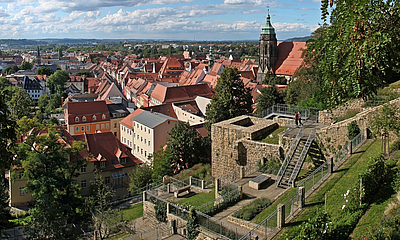 Ausblick über Pirna und die Terrassengärten Ausblick über die Stadt Pirna von den Terrassengärten des Schlosses Sonnenstein aus