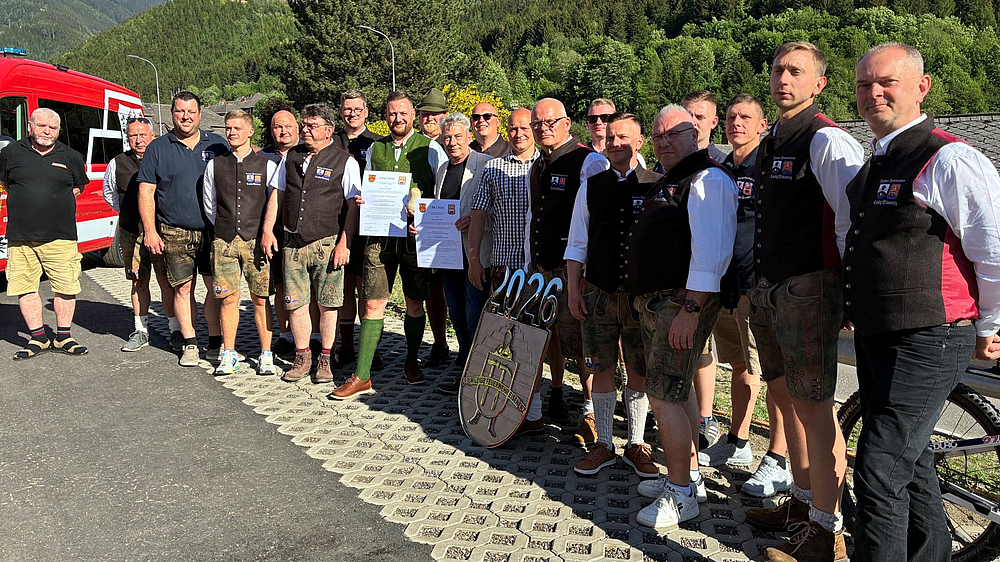 Gruppenfoto mit den Feuerwehren aus Pirna und Eisenerz