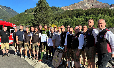 Gruppenfoto mit den Feuerwehren aus Pirna und Eisenerz