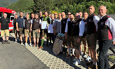 Gruppenfoto mit den Feuerwehren aus Pirna und Eisenerz