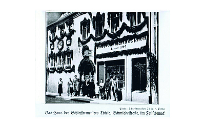 Geschäft der Schlosserei Thiele zur 700-Jahr-Feier von Pirna in der Schmiedestraße 41