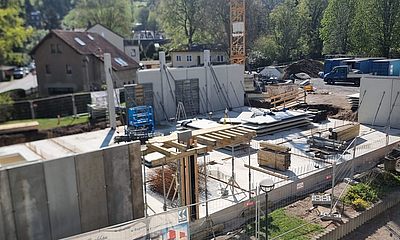 Aufnahme von oben Turnhalle Neundorf