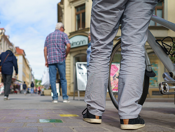 Pirna zu Fuß und mit dem Rad Fußgänger in der Fußgängerzone