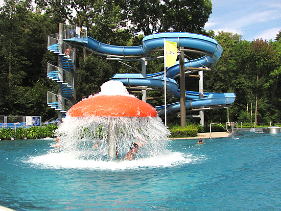 Riesenrutsche im Freizeitbad Billy