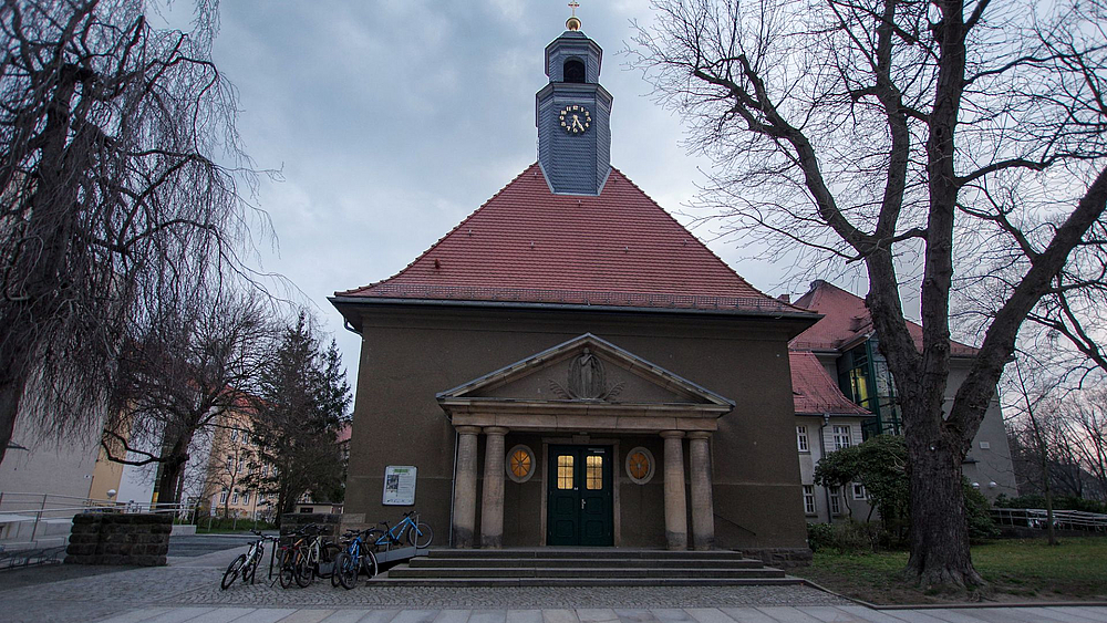 Fronaufnahme der Hospitalkirche in Pirna