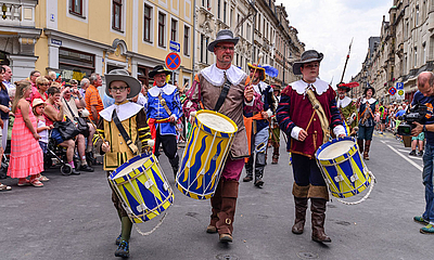Große Parade zu Land und zu Wasser Trommelgruppe