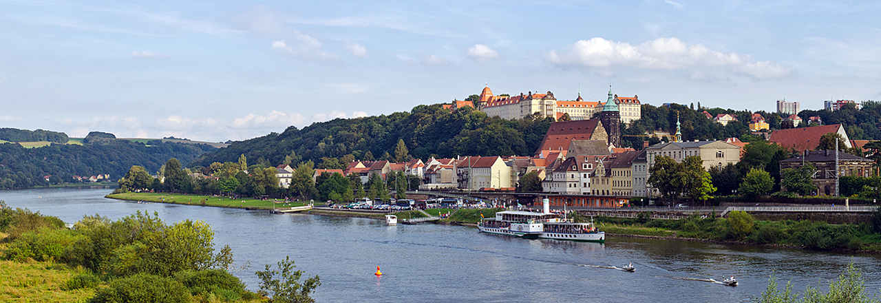 Die malerische Altstadt Pirnas direkt an der Elbe