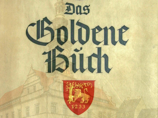 Titelseite vom Goldenen Buch von Pirna