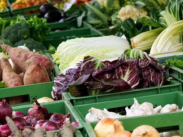 Wochenmarkt Gemüsestand Gemüsestand auf dem Wochenmarkt