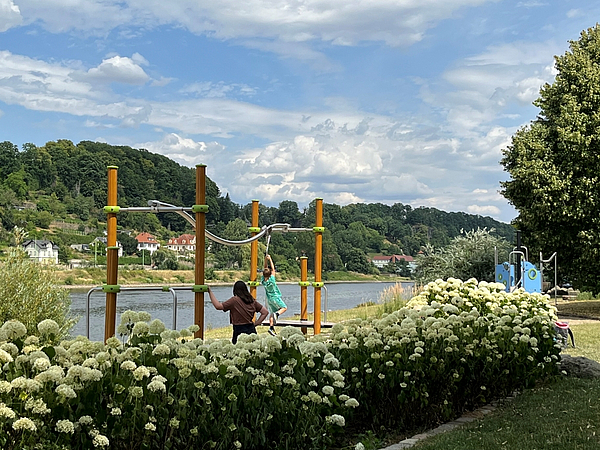 Steinladeplatz Spielplatz am Elbufer in Pirna