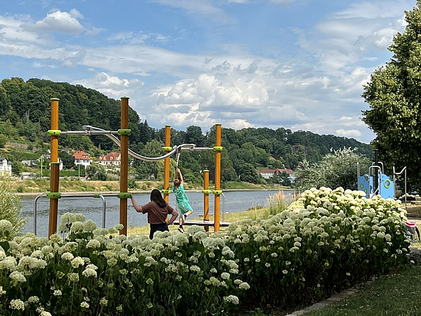 Steinladeplatz Spielplatz am Elbufer in Pirna