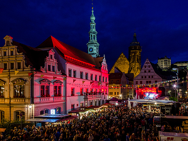 Das Pirnaer Stadtfest Das Pirnaer Stadtfest macht die Altstadt zu einer großen Party