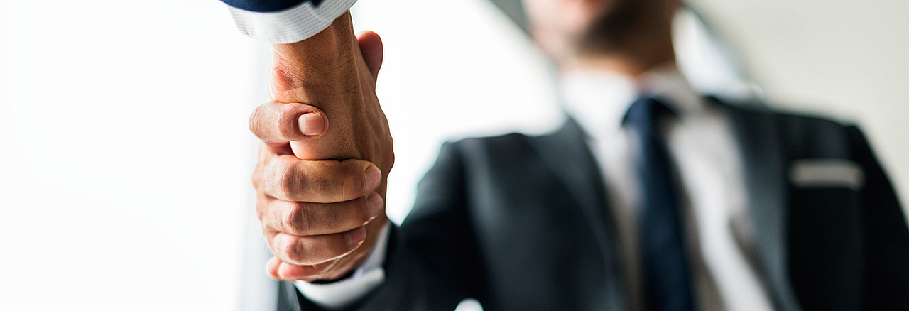 Handschlag unter Partnern