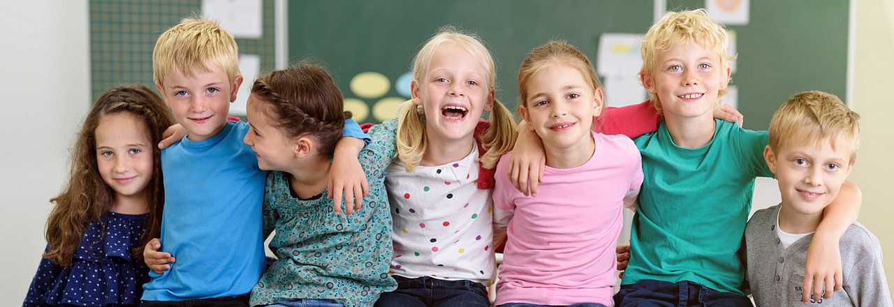Grundschüler im Klassenzimmer