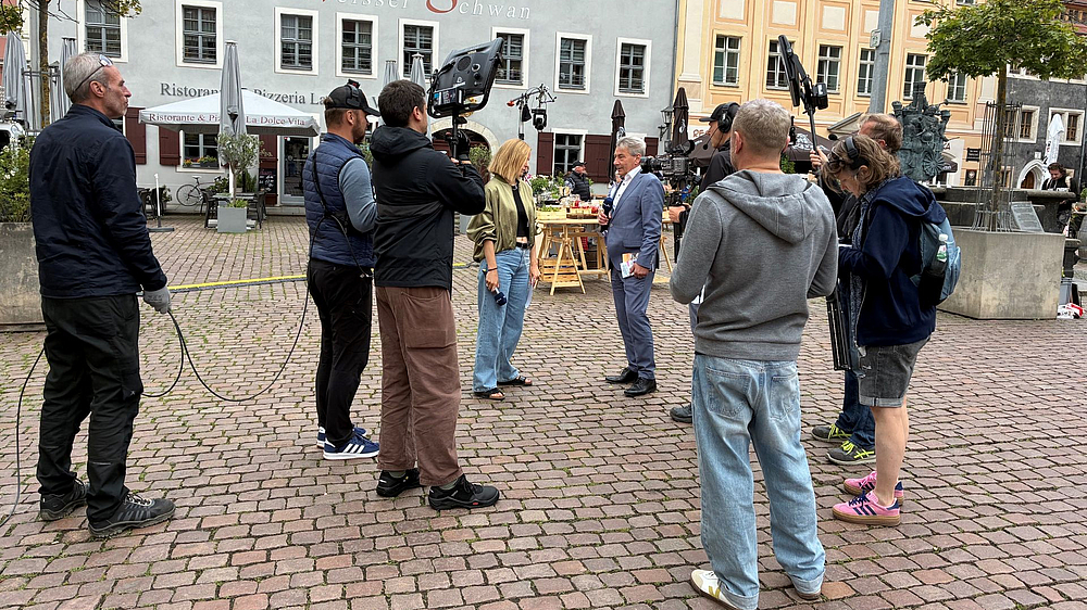 MDR um 4 in Pirna MDR-Moderatorin interviewt OB Tim Lochner