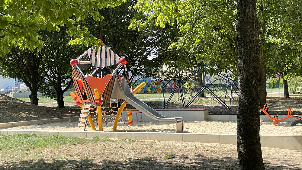 Spielplatz auf dem Sonnenstein mit Rutsche