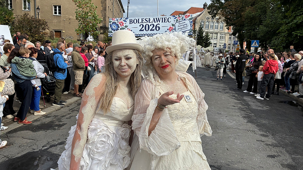 Straßentheater der besonderen Art: Parade „aus Liebe zum Ton“