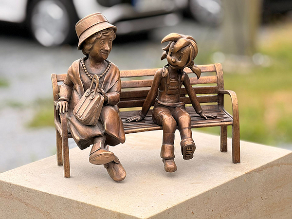 VOSO-Pine Knirps der Volkssolidarität Pine und Ilse Bähnert in Bronze für die Volkssolidarität