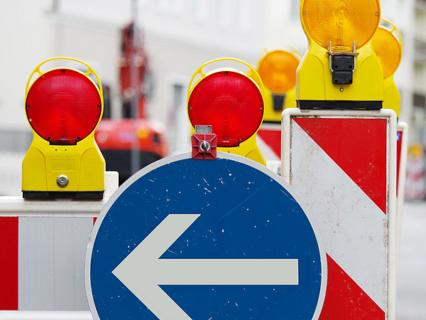 Sperrscheibe auf einer Straße