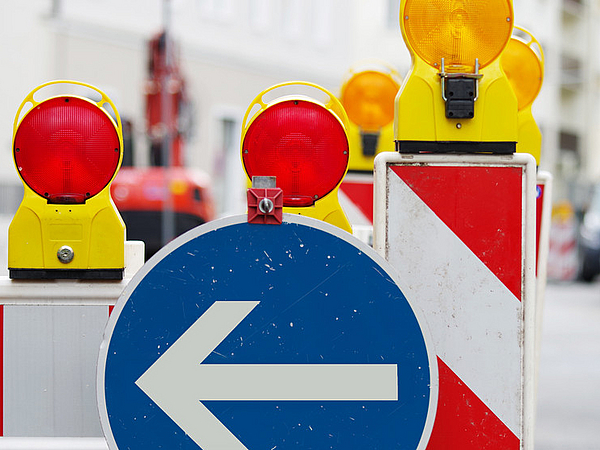 Sperrscheibe auf einer Straße