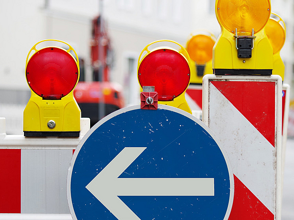 Sperrscheibe auf einer Straße